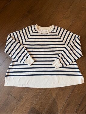 Aerie Cream & Navy Striped Long-Sleeve Top Size Medium - C30-063